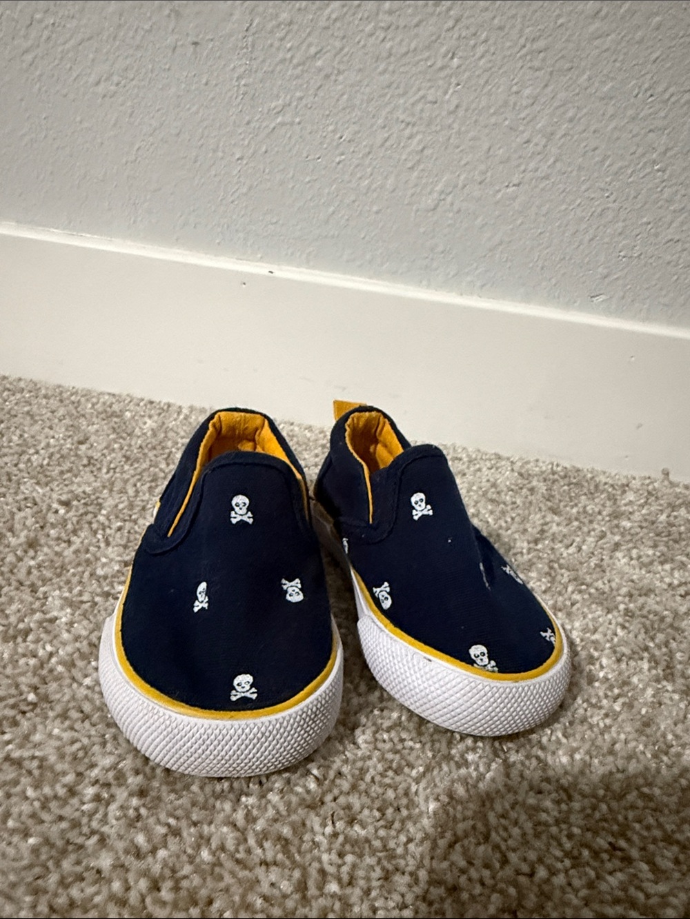 Gymboree blue with skull slip on shoe size 4